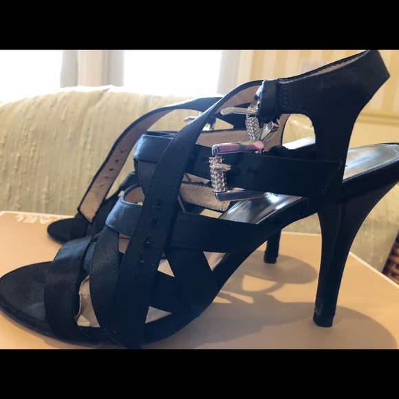Black satin Michael Kors strappy heel sandals - Picture 2 of 4